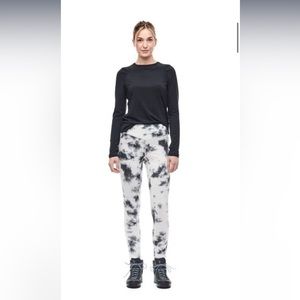 Indyeva Perna base layer legging in white tie dye